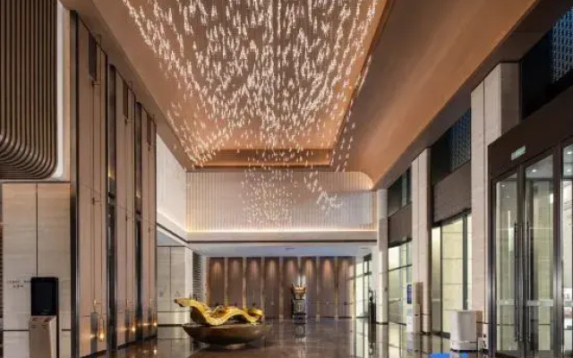 Jinglong International Hotel (Zhangye West Railway Station Aegean Sea Shopping Center)