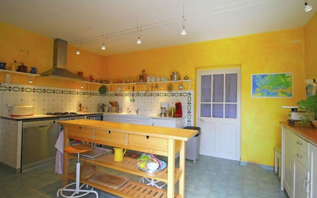 Luxurious Holiday Home in Cavaillon with Private Pool