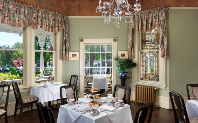 Huntingdon Hotel and Suites