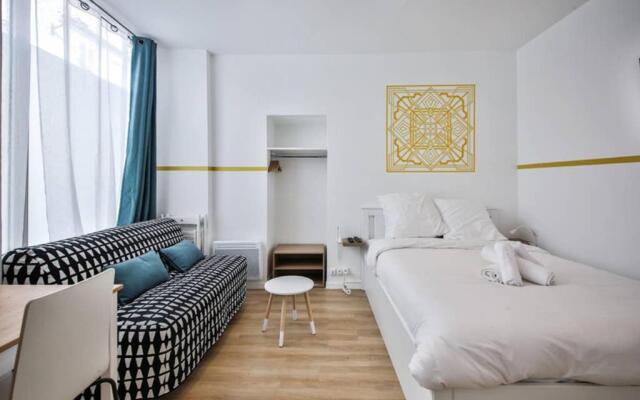 cosy independant studio proche gare et jardin