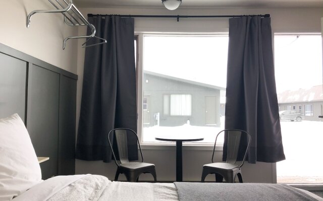 The Bayview Motel - Fort Frances, ON - Lakeside Motel