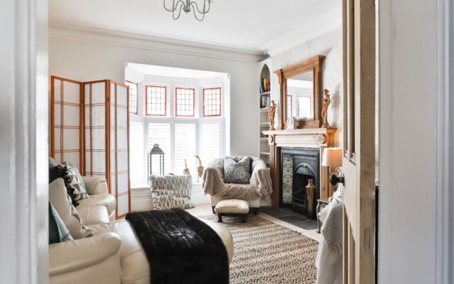 Superb Period Townhouse in Historic Uphill Lincoln