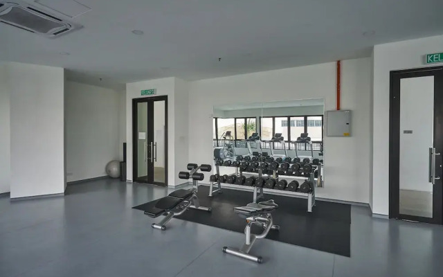 OYO Home 1143 Elegant 2br I-soho I-city