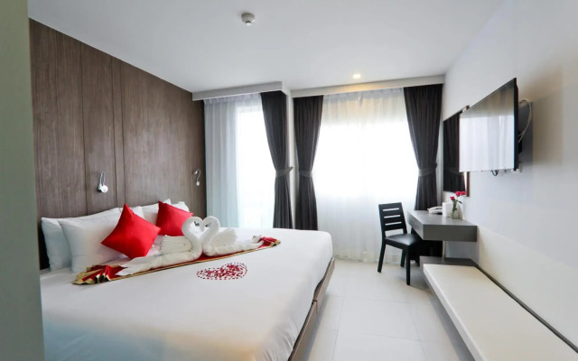 Отель Centro One Patong