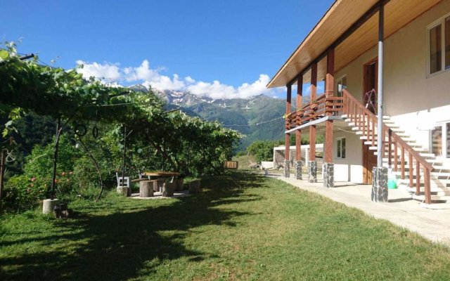 Guesthouse Dolra Svaneti