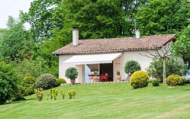 House With 2 Bedrooms in Monlaur-bernet, With Furnished Terrace