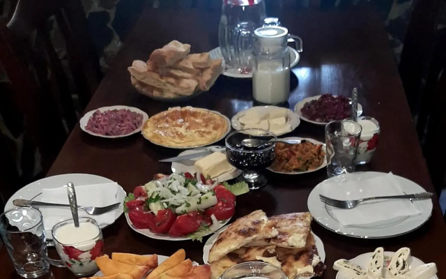 guesthouse "MEGI"