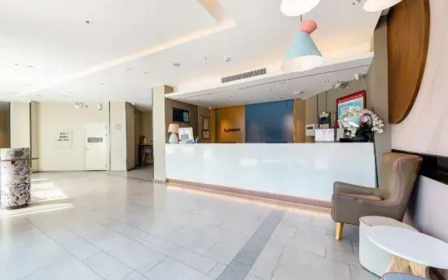 Home Inn Shenzhen Caopu Metro Station