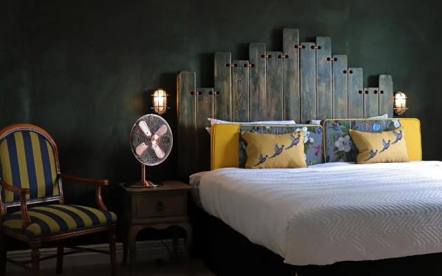 Shillingford Bridge Hotel