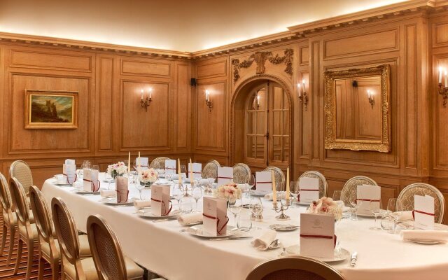 Hotel Plaza Athenee