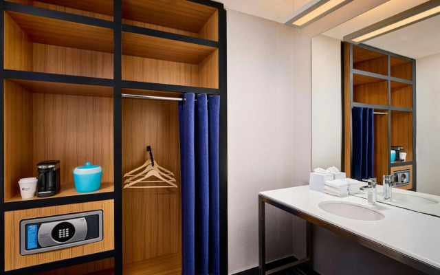 Aloft Vaughan Mills