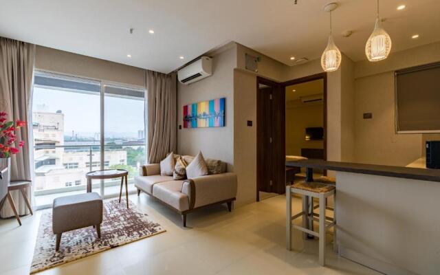 AR Suites Jewels Royale