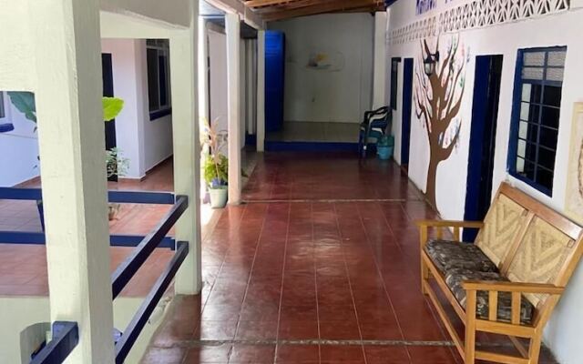 Hotel & Hostal Mayflower