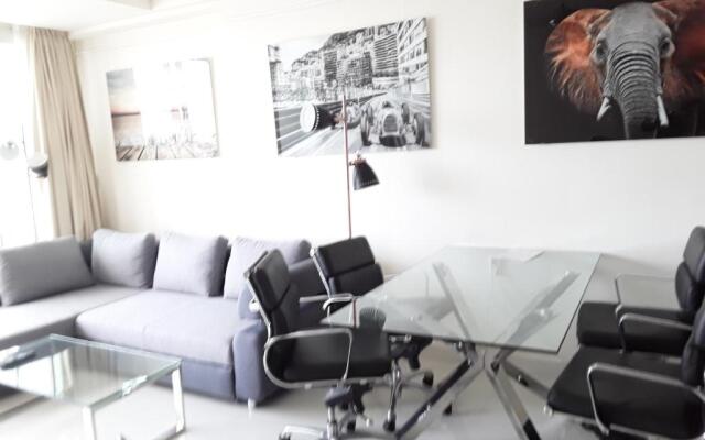 136 A First Line sleeps 6