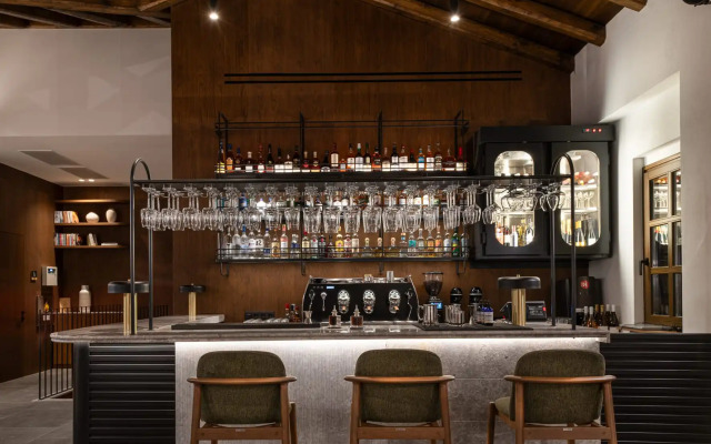 Unedo All Seasons Hotel