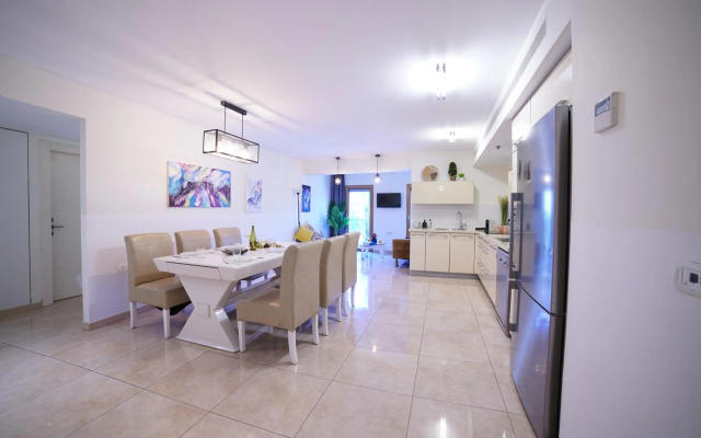 Art Apartment In Mamila - King David Residence