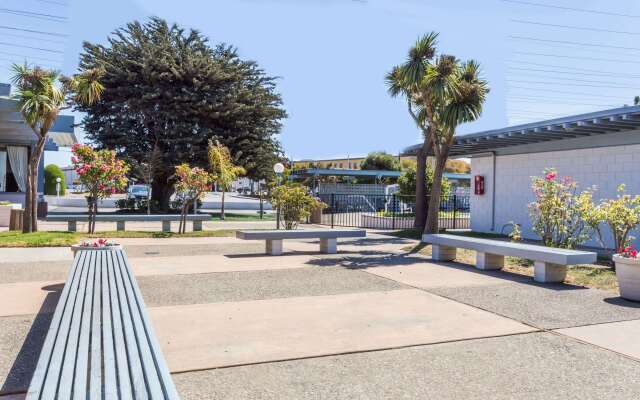 Travelodge by Wyndham San Francisco Airport North
