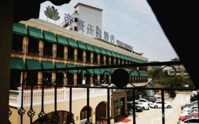 Royal Hotel