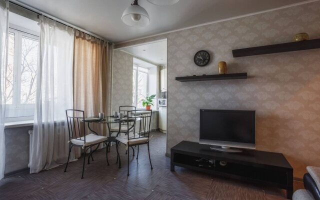 Ап-ты в Б. Кондратьевском пер., 12, стр. 1