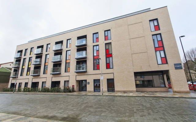 Southampton City Apartments by Charles Hope