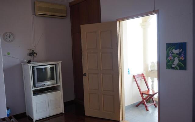 Three Little Birds Home - Hostel