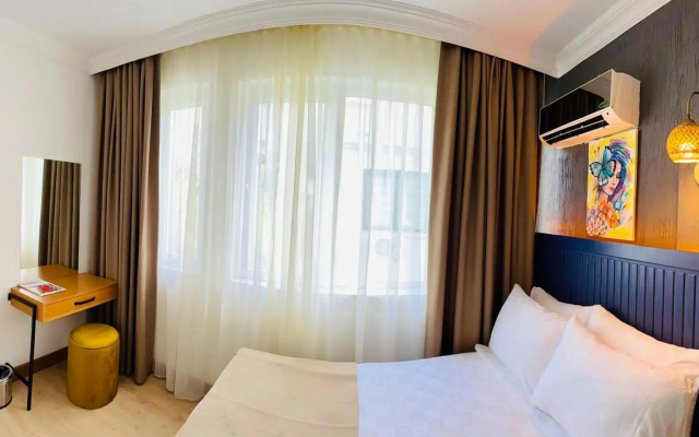 Lara Atalla Hotel