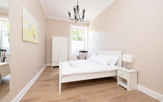 ALTIDO Cosy 3bed Family flat near Leith