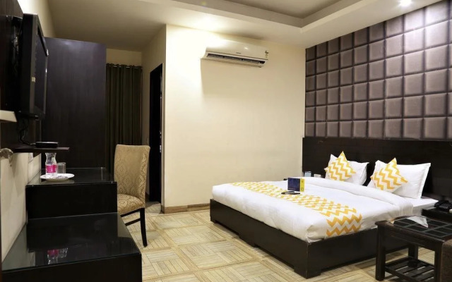 FabHotel Aksh Palace I