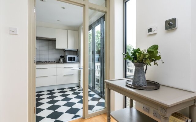 3BD Mews House with Courtyard in Kew