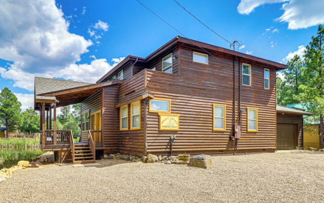 Pond Access & Private Dock: Lakeside Cabin
