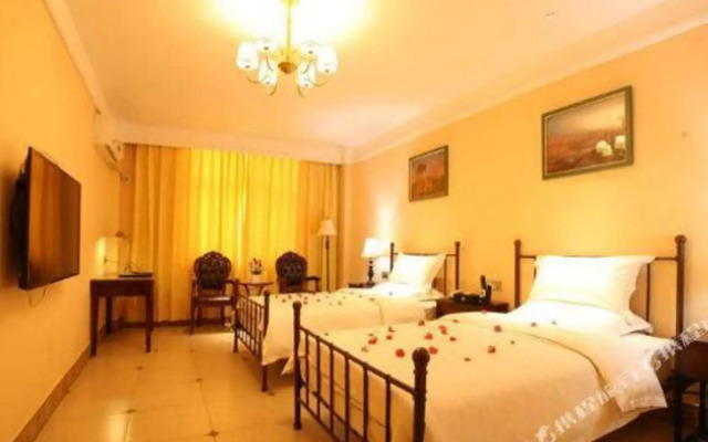 Royal Hotel