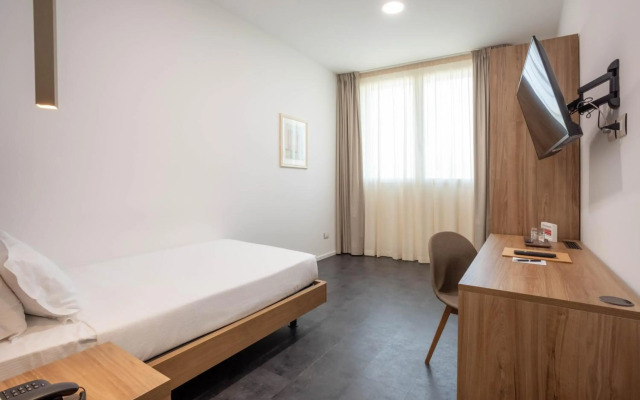 V Hotel