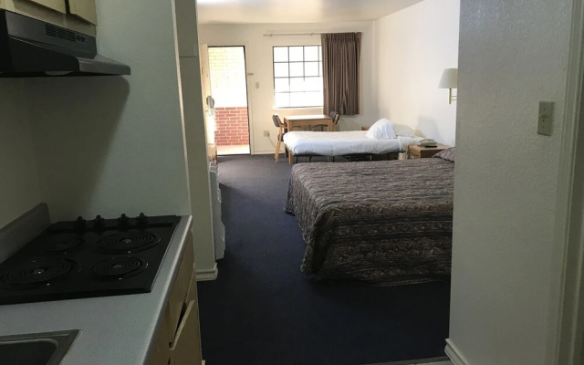 Country Inn Motel