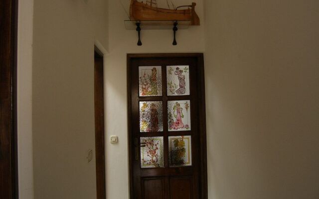 Easeful Pifar Apartment great location