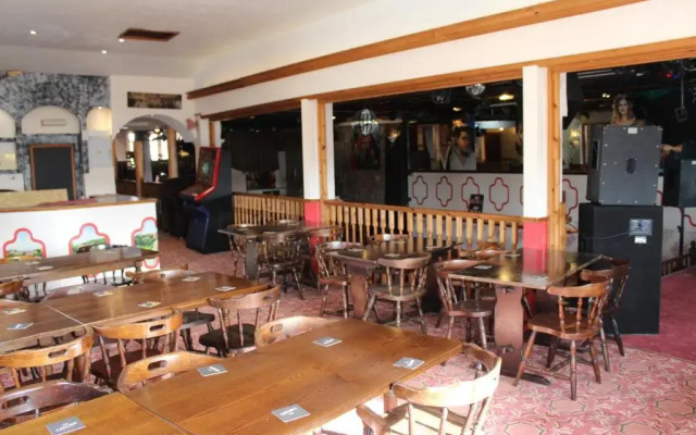 The Middlegate Hotel