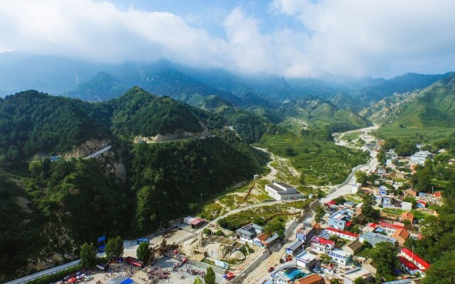 Yijie Holiday Hotel  Laiyuan Baishishan
