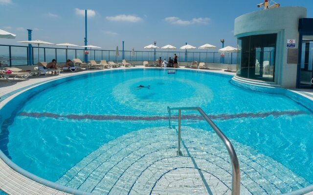 Luxurious 2BR with Panoramic Sea View