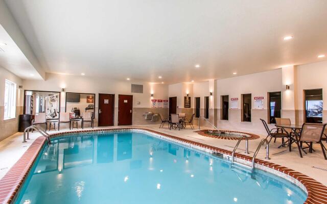 Comfort Suites Mattoon East