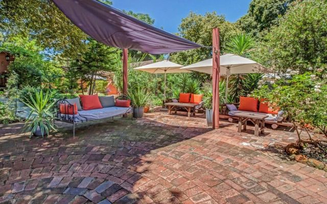 Sitatunga Guest Lodge & Transfers