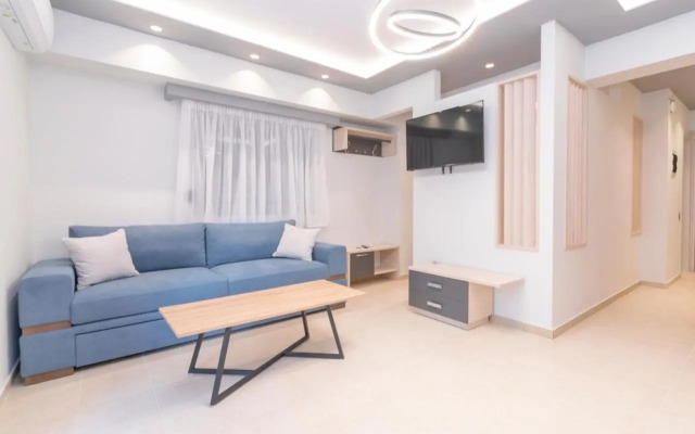 SithoniaRS Luxury Ground Floor Apartment With Private Garden