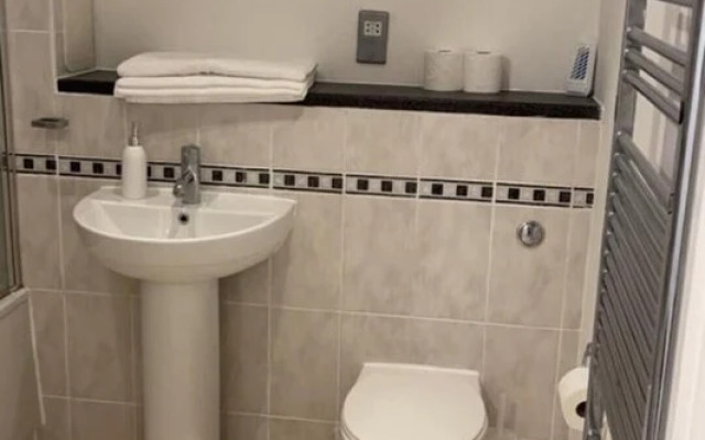 Stunning 2-bed Stratford Apartment