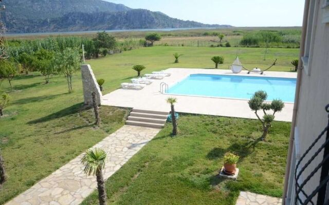 Oasis Apart Hotel