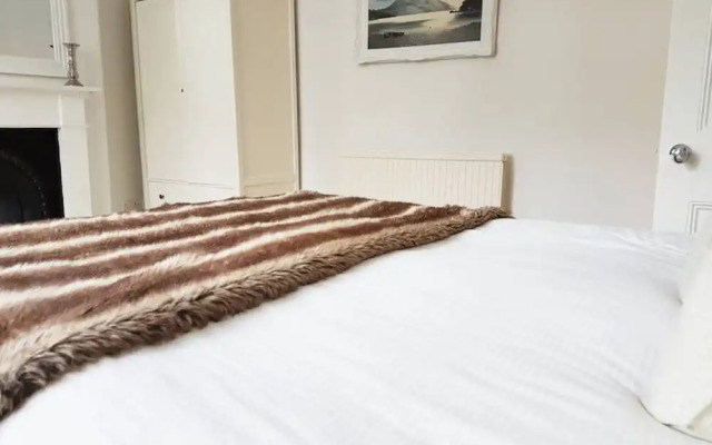 Beautiful Battersea 2 Bedroom Garden Flat