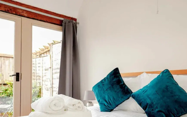 Host Stay Snodsbury Barn