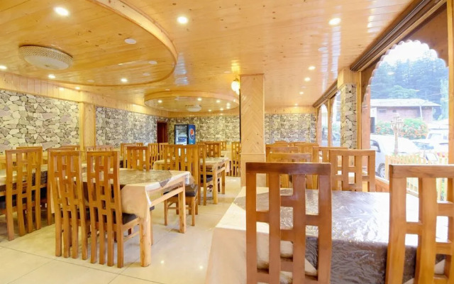 The Paramount Inn by OYO Rooms