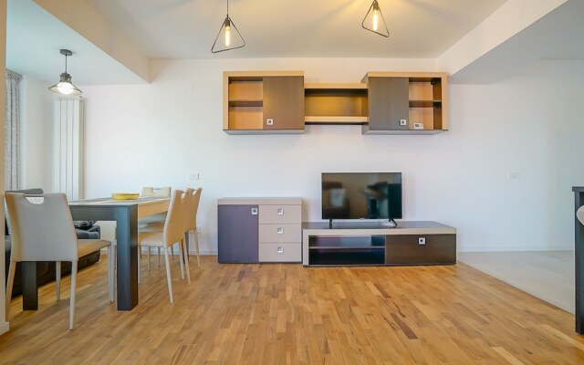 CN2i Luxury Accommodation Bobalna