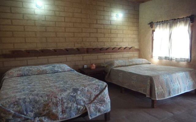 OYO Hostal Campestre Los Adobes