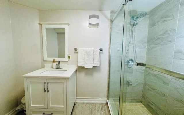 Cozy 2BR Retreat - Comfort & Convenience