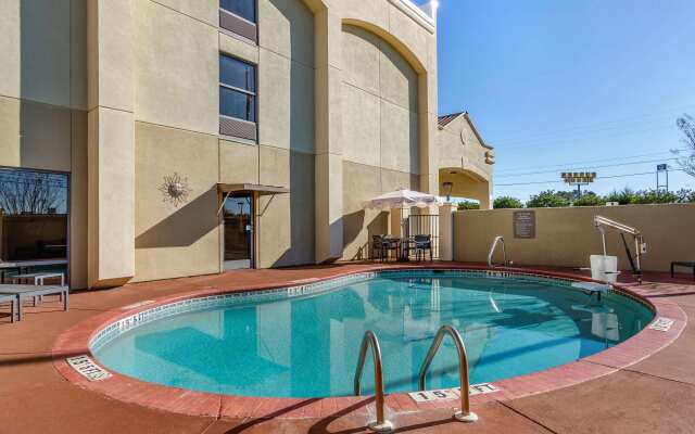 Comfort Inn Opelika - Auburn