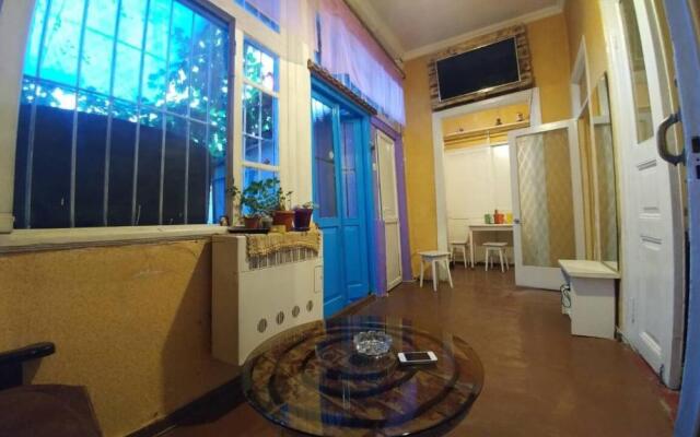 Traveler Hostel